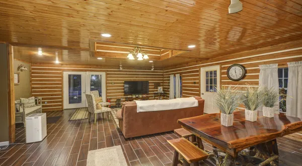 $1,600,000 | 241 Glen Holliday Road, Indian Mound, TN 37079