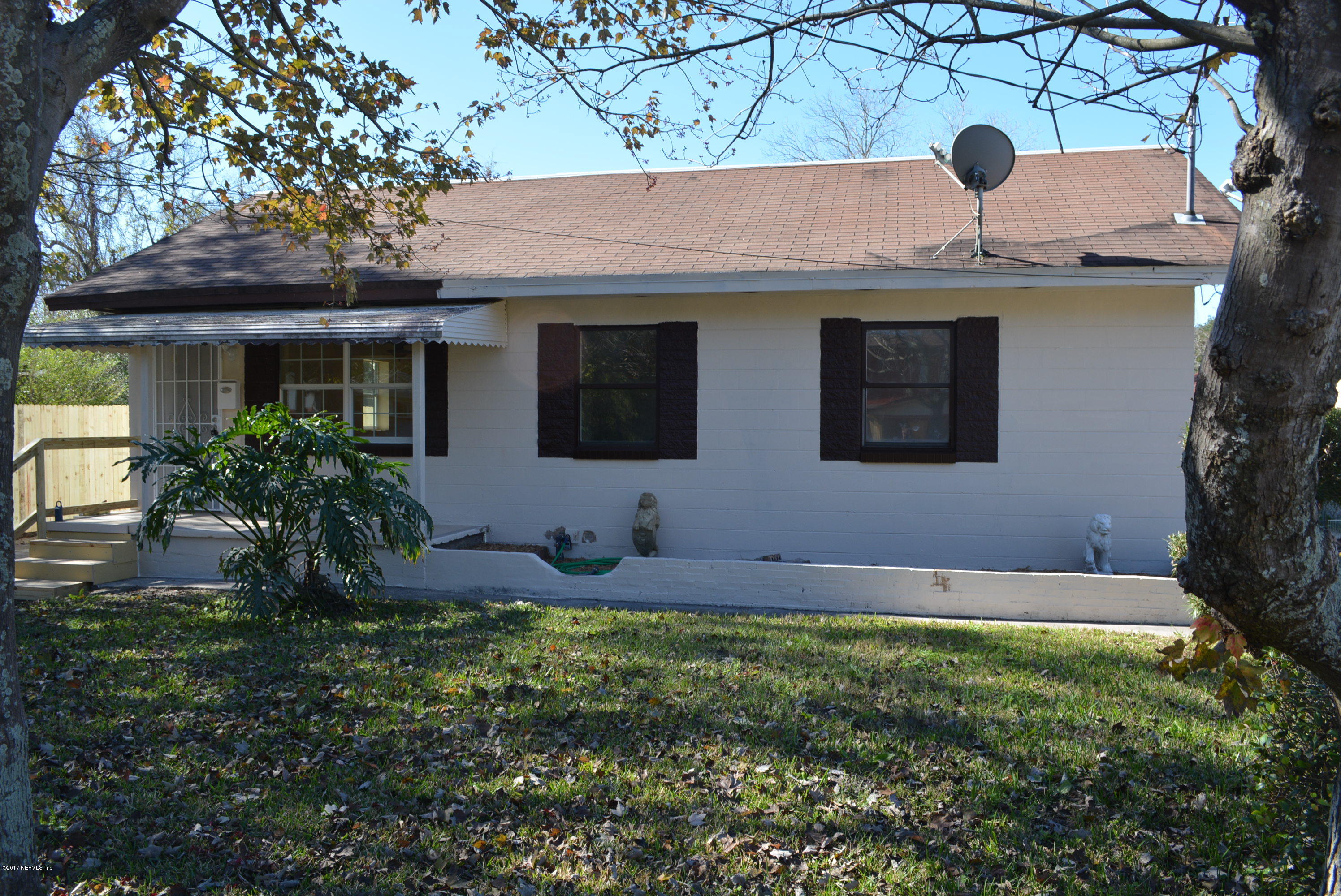 5630 Bree Road Jacksonville, FL 32209 - Photo 3 of 19 DSC_0015