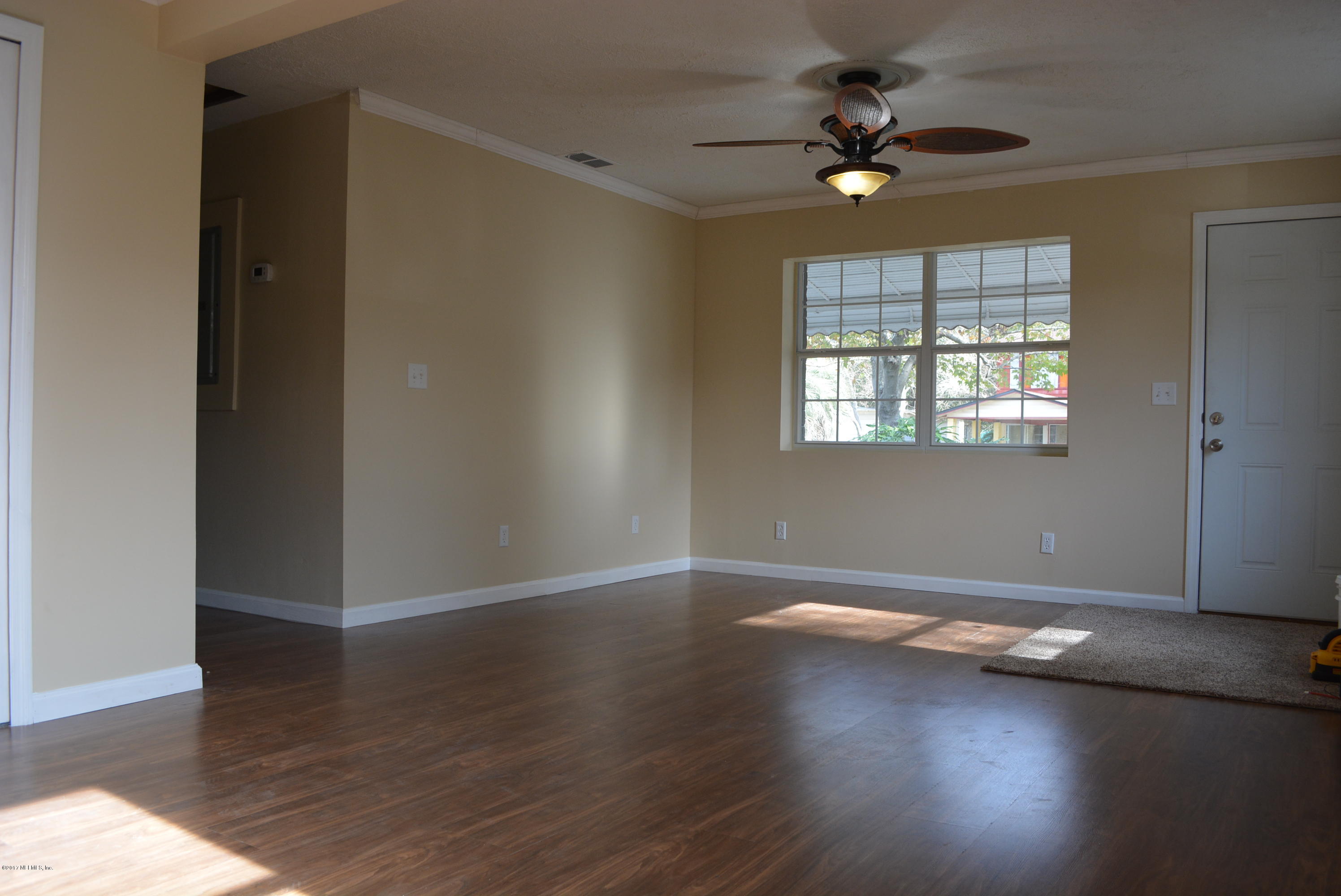 5630 Bree Road Jacksonville, FL 32209 - Photo 4 of 19 DSC_0032