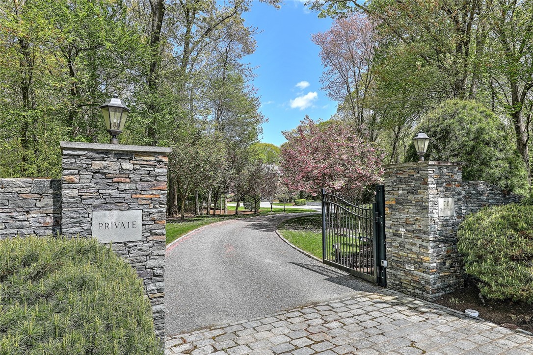 72 Great Road East Greenwich, RI 02818 - Photo 1 of 50