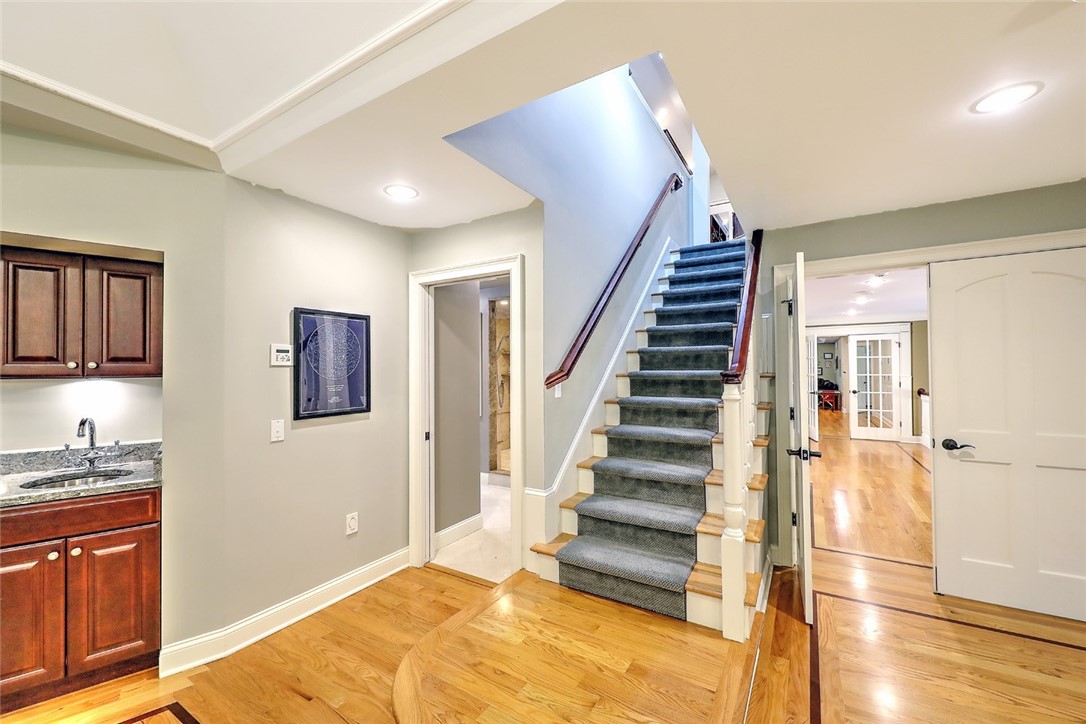 72 Great Road East Greenwich, RI 02818 - Photo 22 of 50 master bedroom