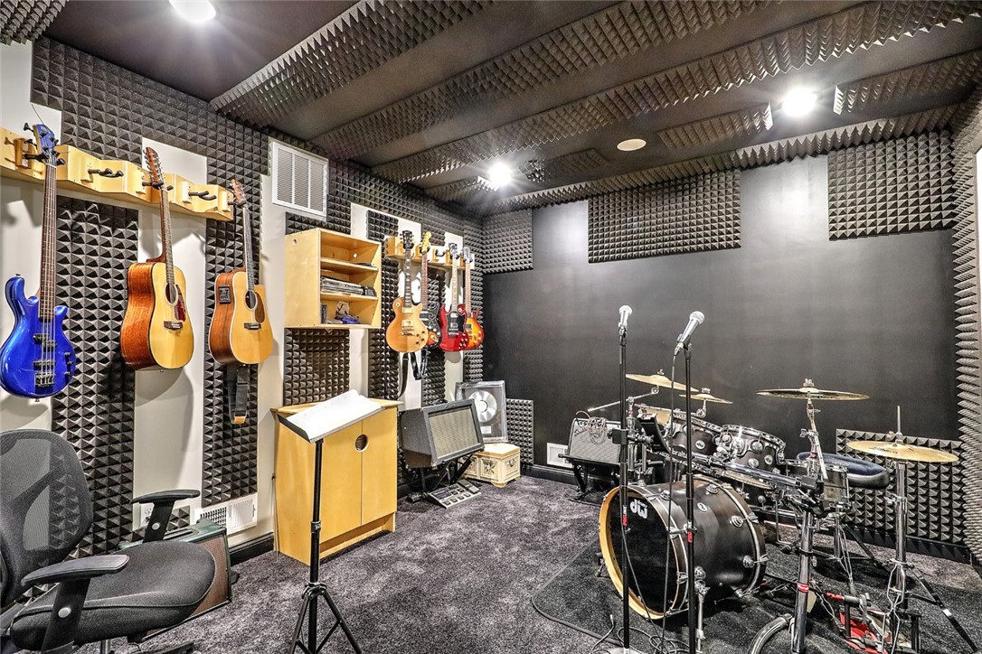 72 Great Road East Greenwich, RI 02818 - Photo 39 of 50 Lower level - music room