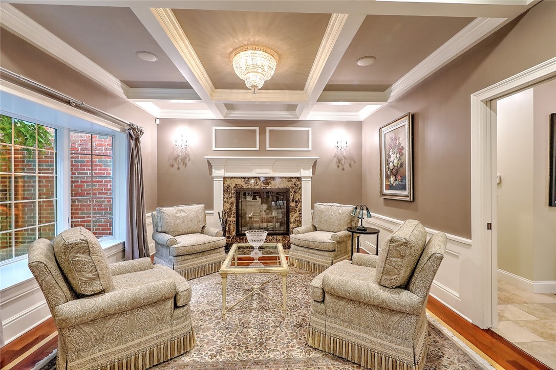 72 Great Road East Greenwich, RI 02818 - Photo 5 of 50