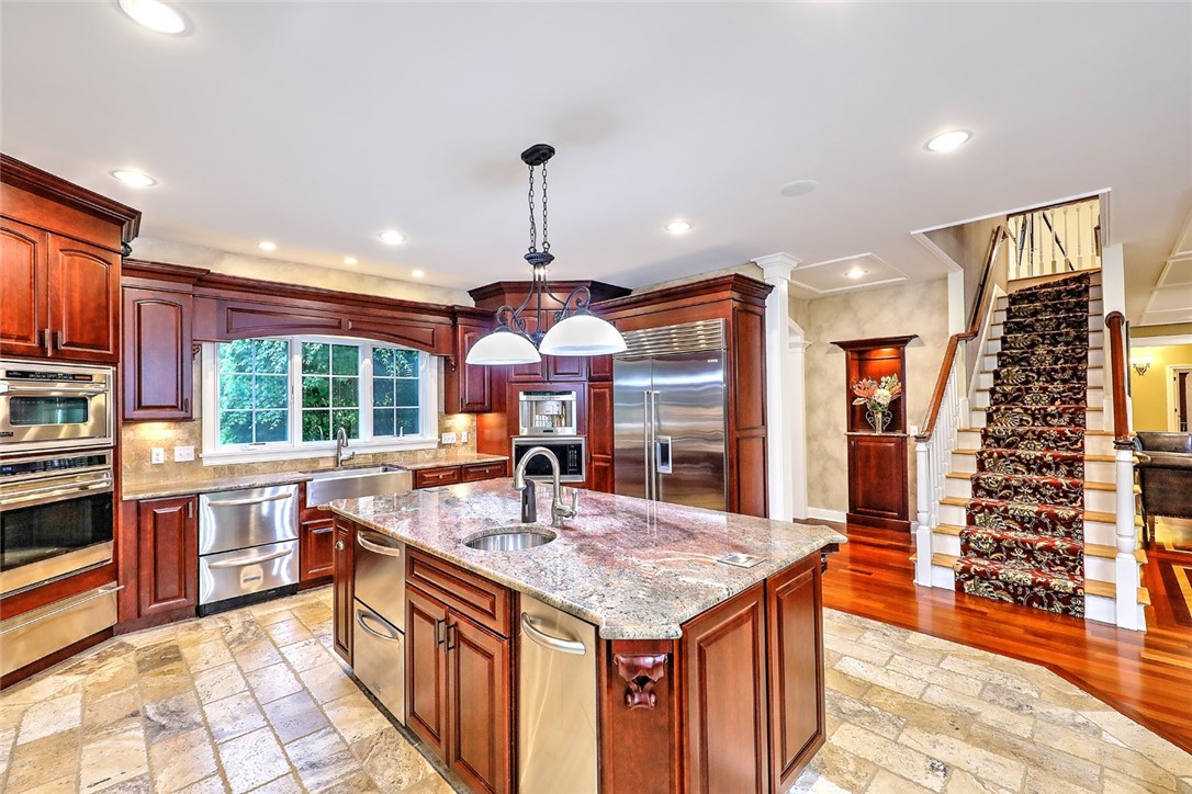 72 Great Road East Greenwich, RI 02818 - Photo 8 of 50