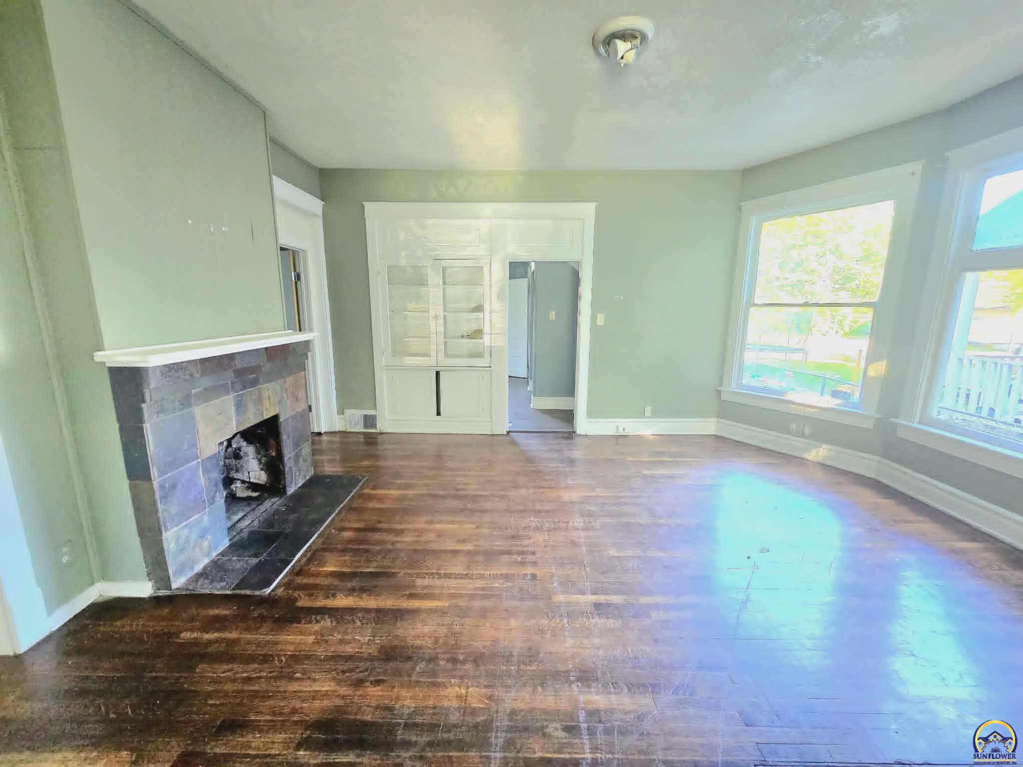 1248 Southwest Clay Street Topeka, KS 66604 - Photo 4 of 14