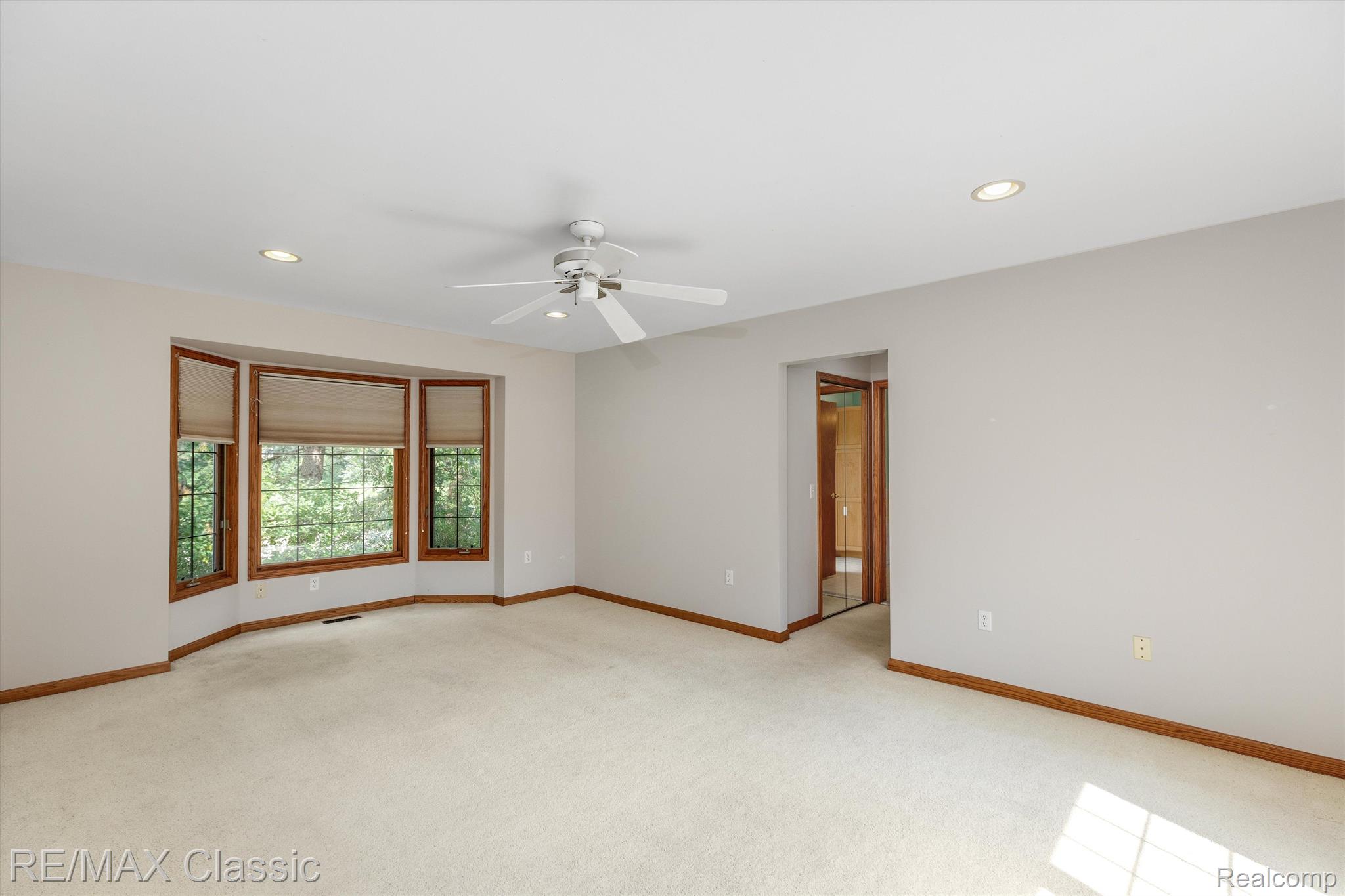25490 Wixom Road Novi, MI 48374 - Photo 23 of 54 Huge Primary Suite