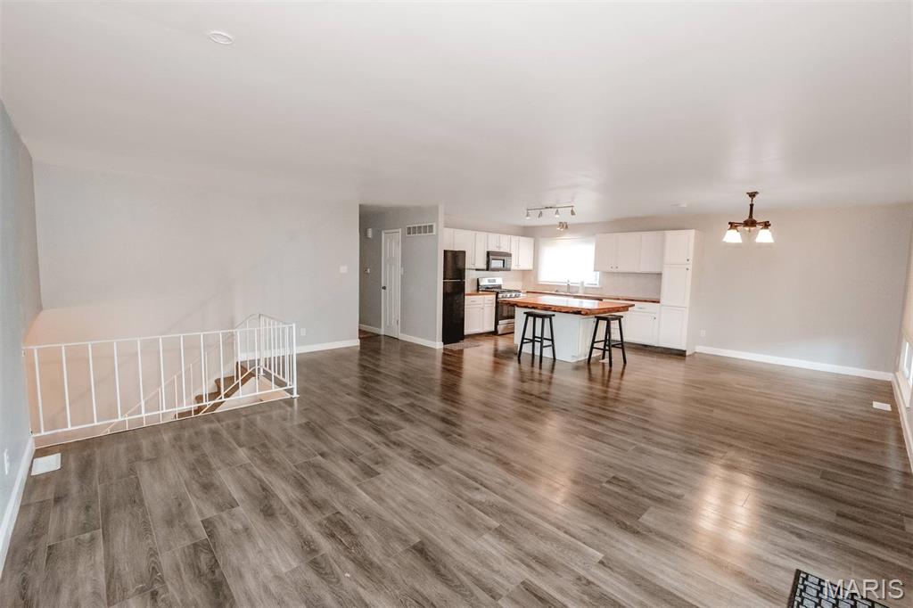 367 Napoli Court Ballwin, MO 63021 - Photo 6 of 42