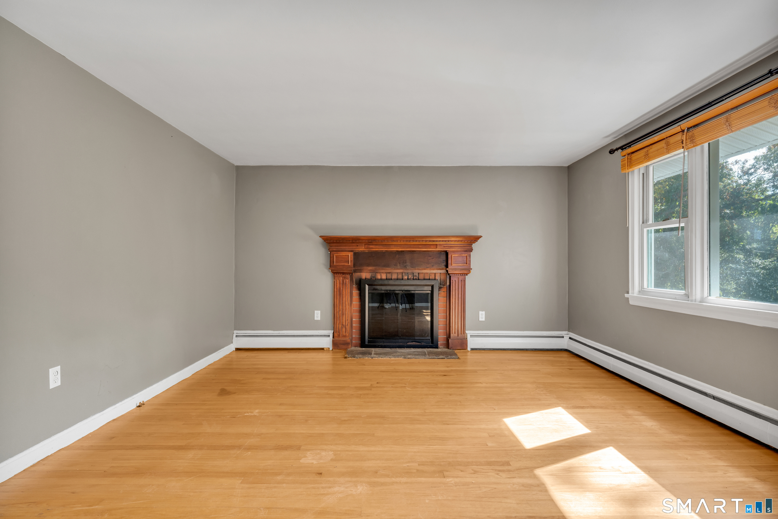 561 Old Colchester Road Montville, CT 06382 - Photo 6 of 38 Gallery Image 6