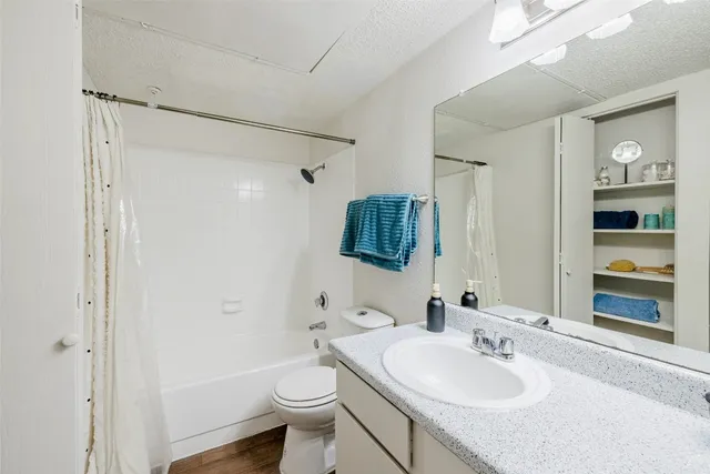 $900 | 3600 Greystone Drive, Unit 818, Austin, TX 78731