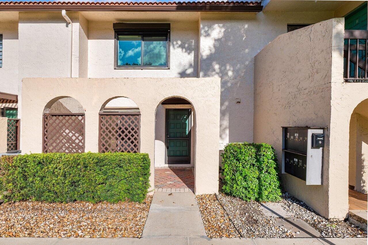 21785 Cypress Drive, Unit 46F Boca Raton, FL 33433 - Photo 2 of 49 004-21785CypressDrive-BocaRaton-FL-33433