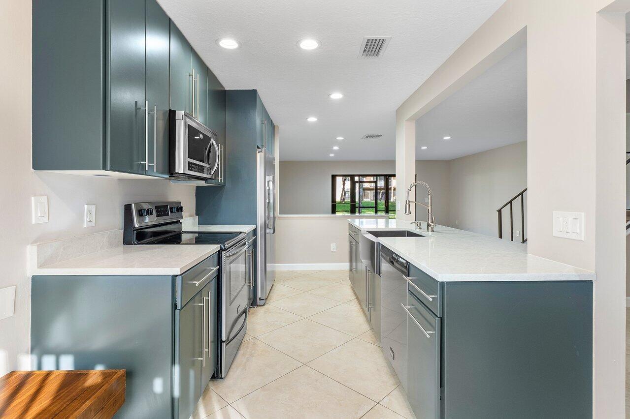 21785 Cypress Drive, Unit 46F Boca Raton, FL 33433 - Photo 7 of 49 009-21785CypressDrive-BocaRaton-FL-33433