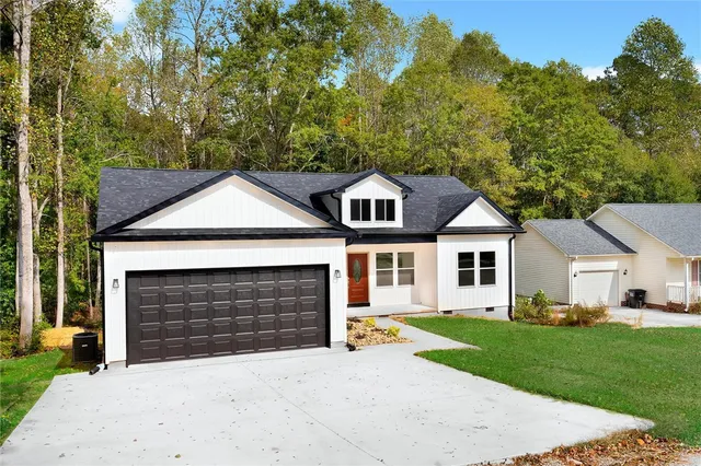 $319,000 | 223 Maple Drive, Anderson, SC 29621