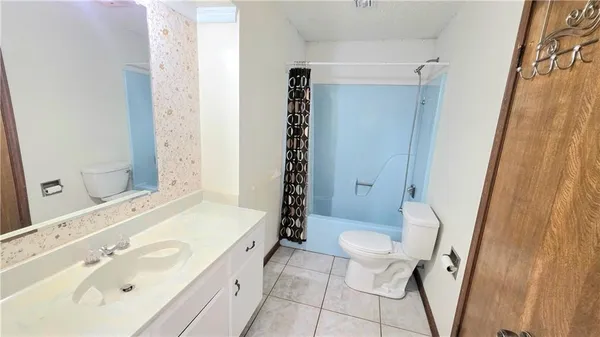 $1,800 | 106 Gondrella Drive, Belle Chasse, LA 70037