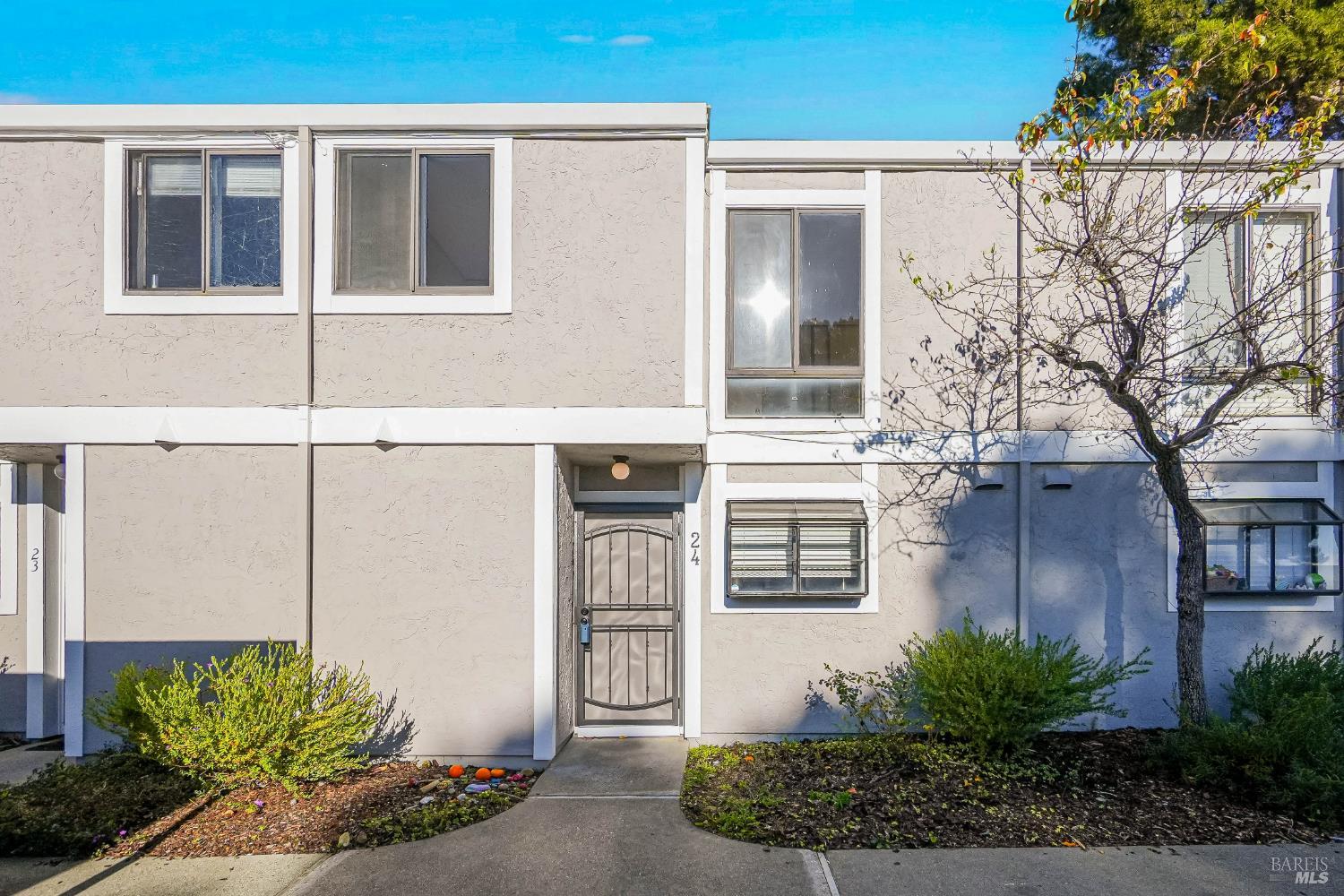 900 Southampton Road, Unit 24 Benicia, CA 94510 - Photo 13 of 52