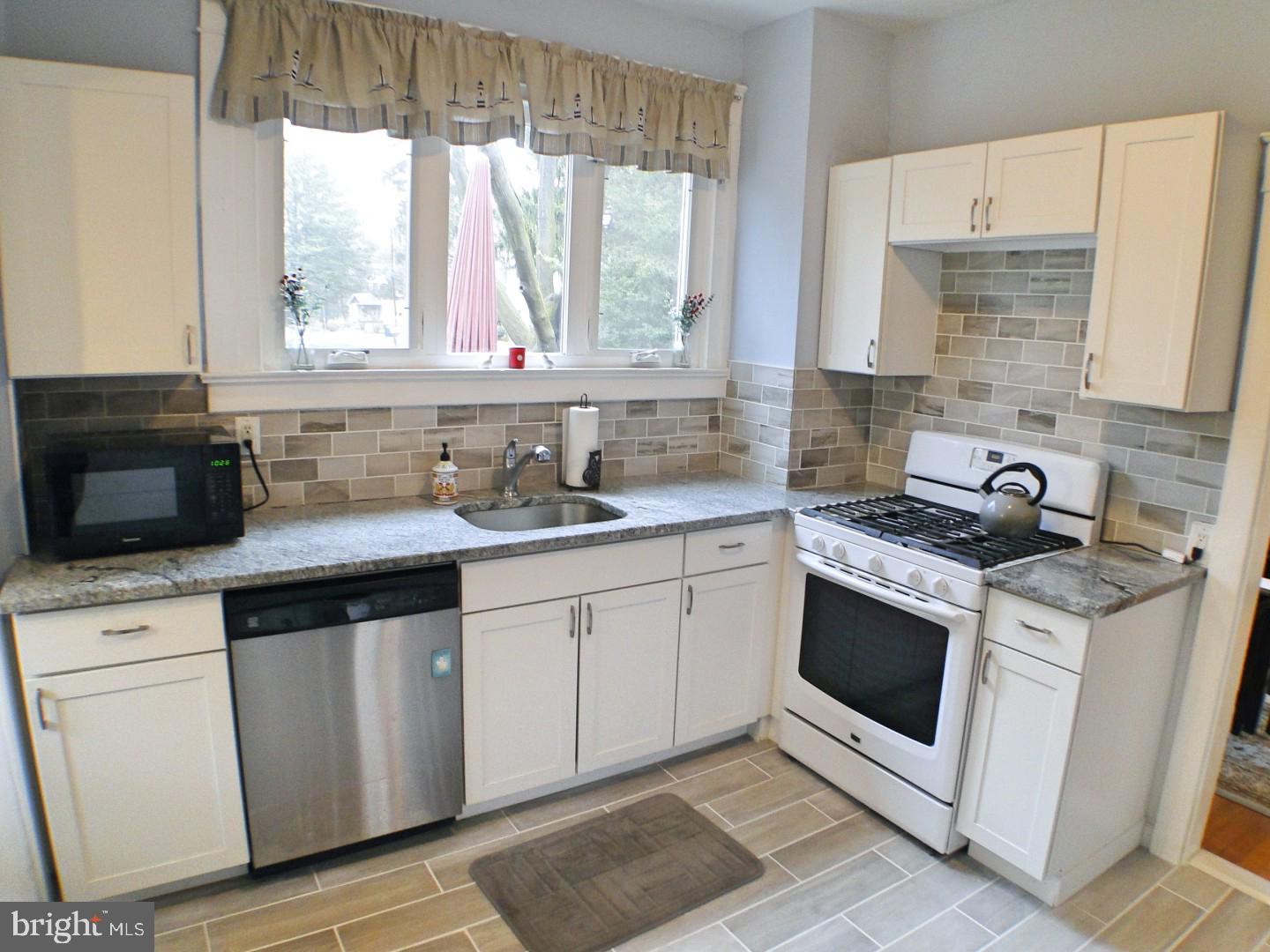 42 South Pennell Road Media, PA 19063 - Photo 13 of 34 Kitchen