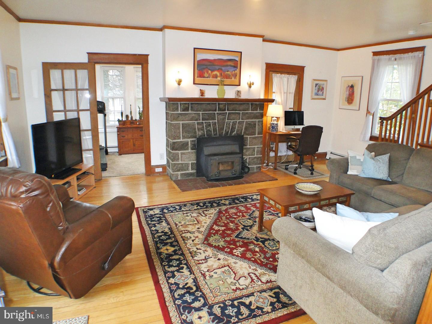 42 South Pennell Road Media, PA 19063 - Photo 3 of 34 Living Room