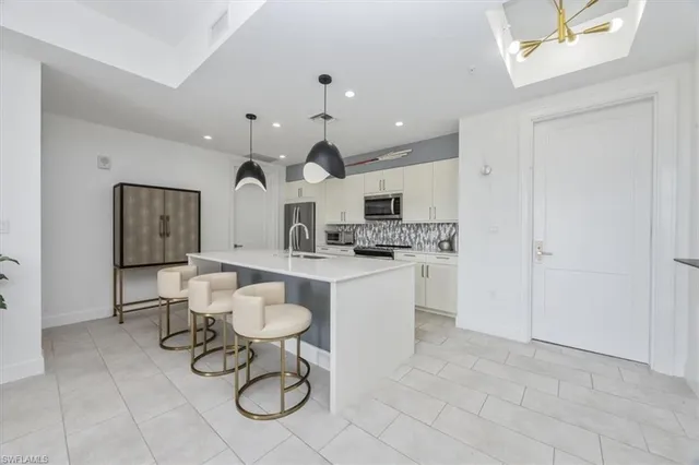 $6,925 | 1111 Central Avenue, Unit 401, Naples, FL 34102