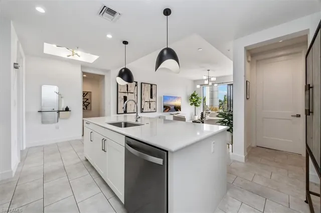 $6,925 | 1111 Central Avenue, Unit 401, Naples, FL 34102