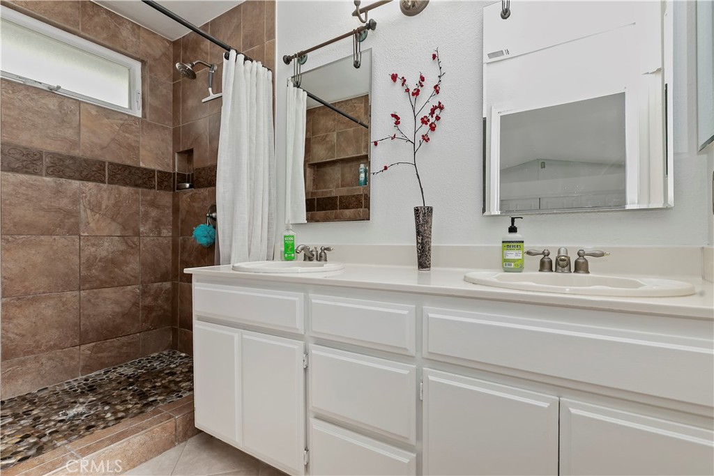 276 Cottonwood Avenue Riverside, CA 92506 - Photo 31 of 69