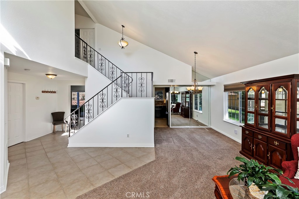 276 Cottonwood Avenue Riverside, CA 92506 - Photo 7 of 69