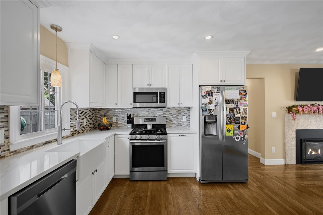 10 Willington Road Pawtucket, RI 02861 - Photo 3 of 50 Gallery Image 3