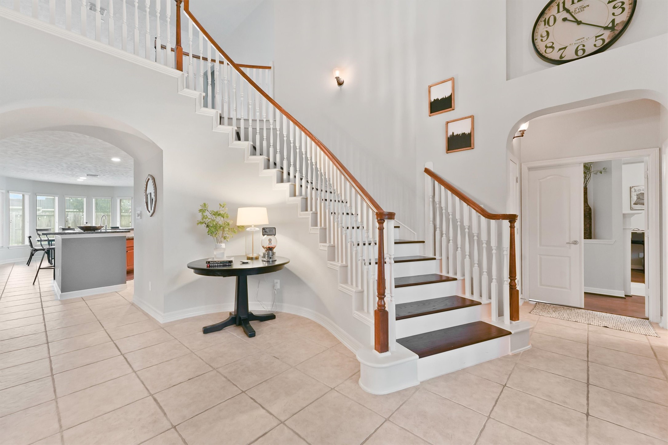 2818 Shallow Springs Court Manvel, TX 77578 - Photo 5 of 41 a view of entryway and hall