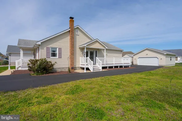 $599,900 | 38511 Velta Drive, Ocean View, DE 19970