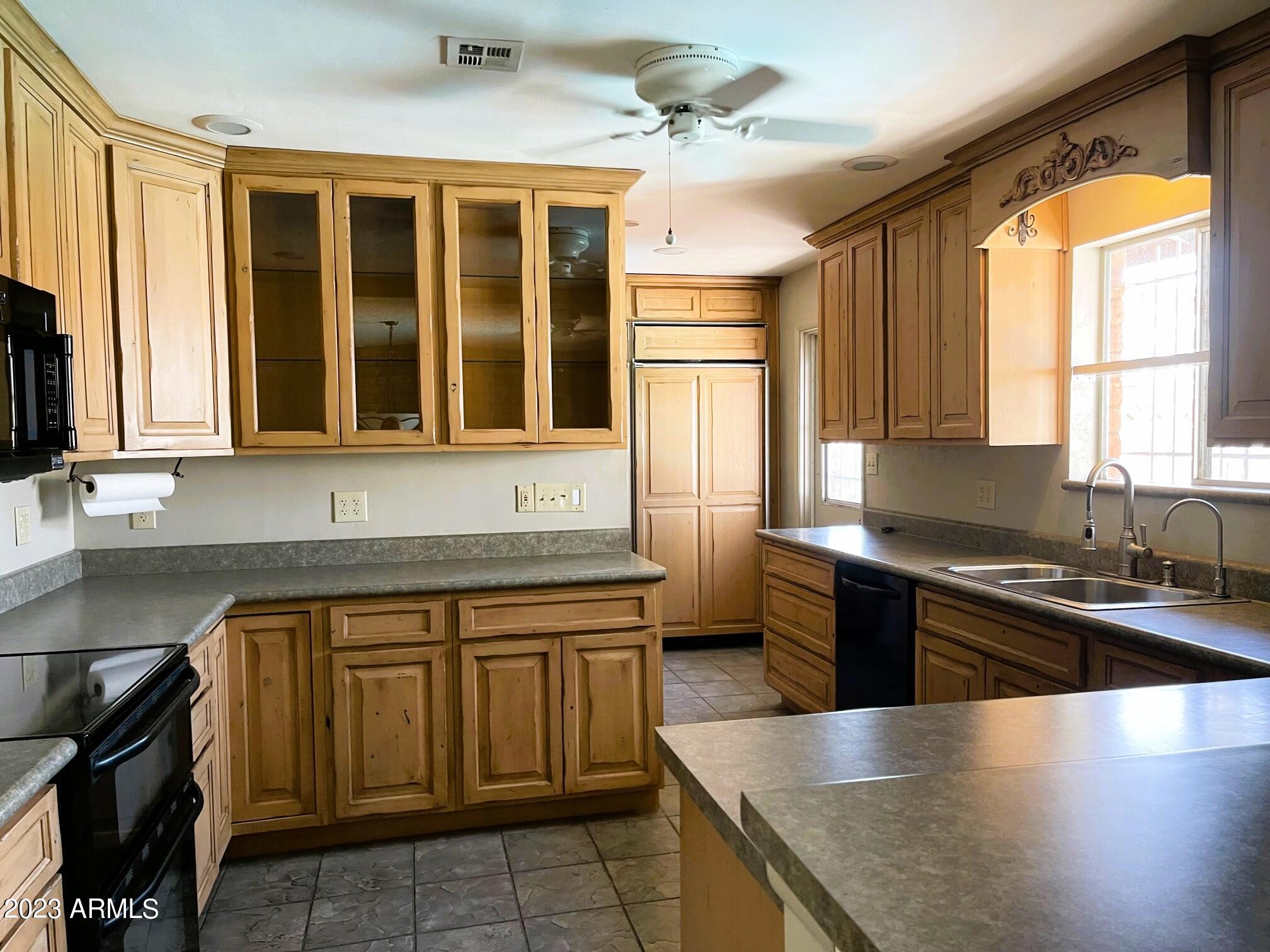 4106 West Hatcher Road Phoenix, AZ 85051 - Photo 2 of 8 Renovated kitchen with beautiful cabinet