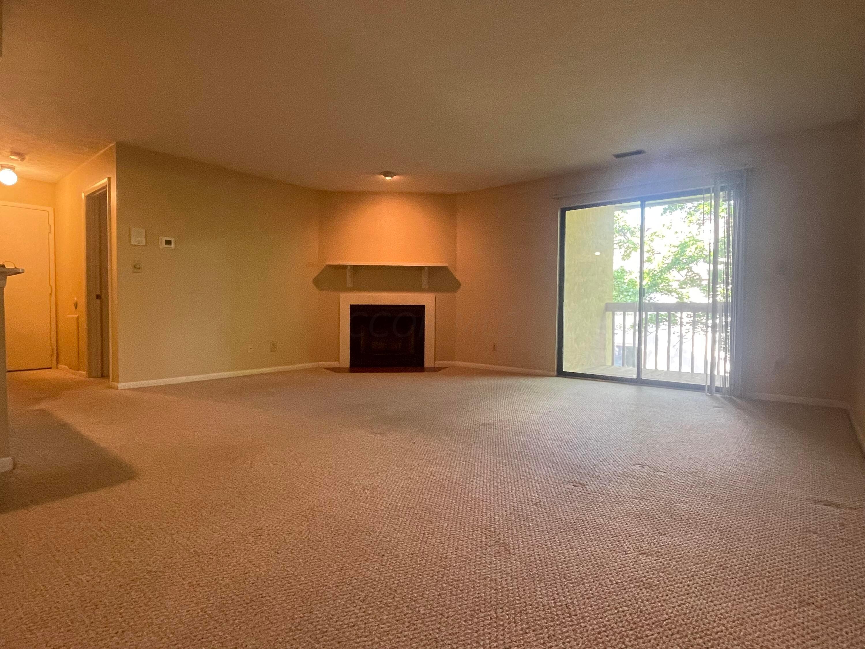 2188 Hedgerow Road, Unit 2188G Columbus, OH 43220 - Photo 3 of 26 Living area 1