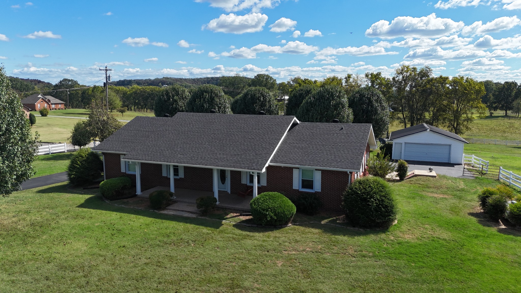 1295 Carey Road Hartsville, TN 37074 - Photo 2 of 41