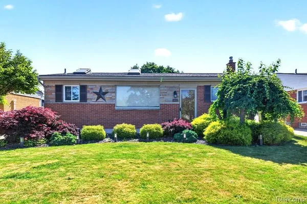 $258,900 | 16627 McCann Avenue, Southgate, MI 48195