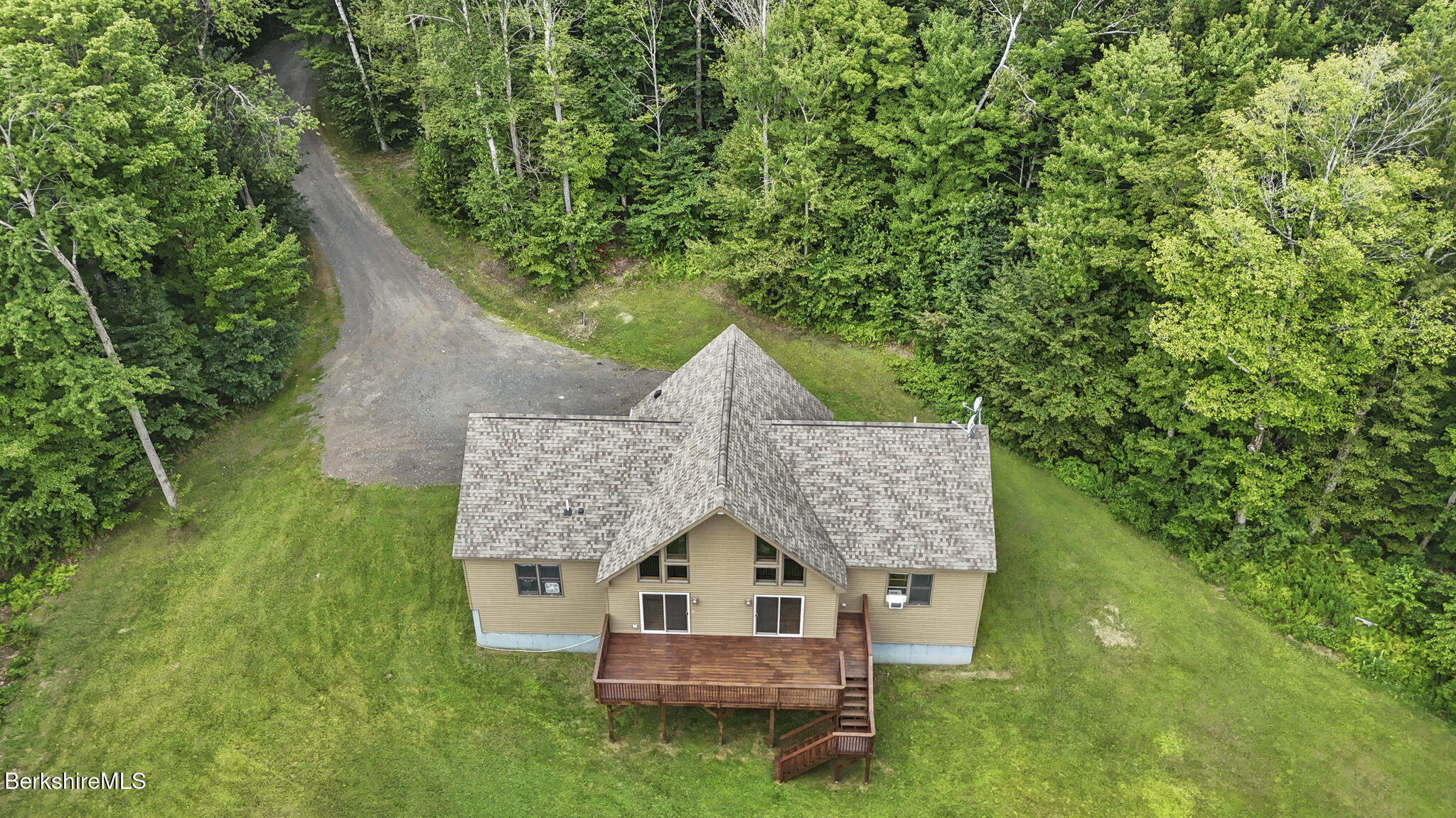 230 Curran Road Cheshire, MA 01225 - Photo 5 of 39 230 Curran Rd, Cheshire_Done003