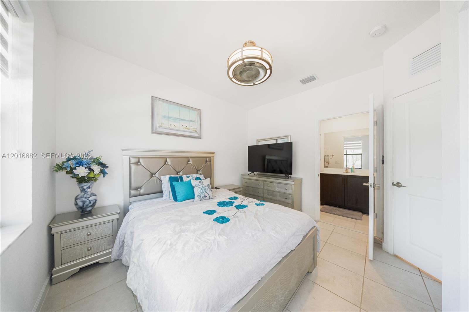 18236 Southwest 148th Road Miami, FL 33187 - Photo 9 of 24
