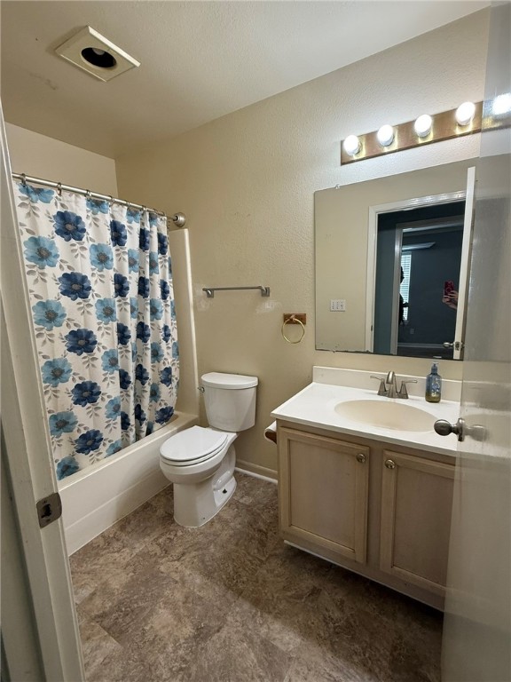 408 North Ave C Bishop, TX 78343 - Photo 9 of 12 a bathroom with a sink and a mirror