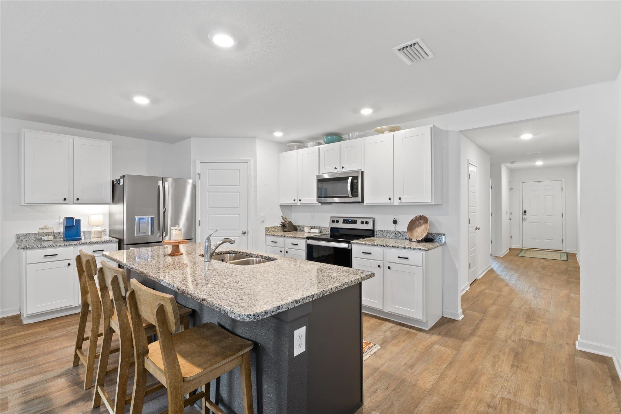 15193 Forsythia Loop Silverhill, AL 36576 - Photo 5 of 20 Kitchen