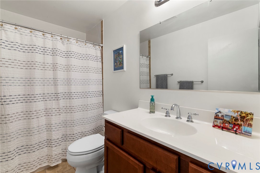 2609 Chancer Drive Henrico, VA 23233 - Photo 17 of 20 2nd floor hall BA