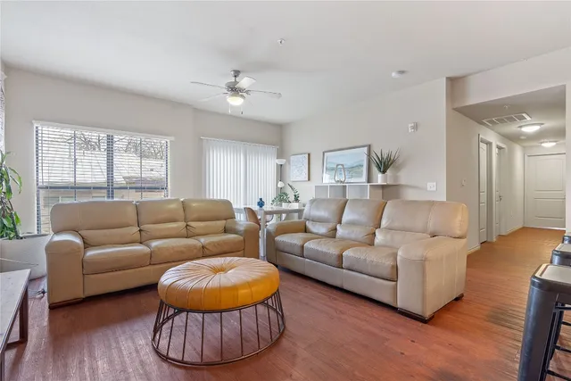 $1,095 | 5117 North Lamar Boulevard, Unit 104, Austin, TX 78751