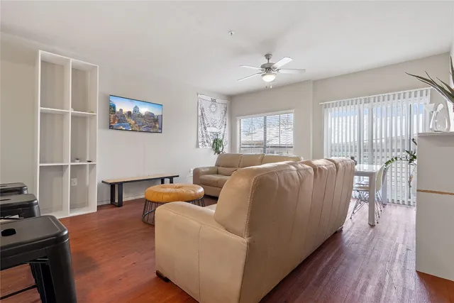 $1,095 | 5117 North Lamar Boulevard, Unit 104, Austin, TX 78751