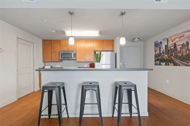 $1,095 | 5117 North Lamar Boulevard, Unit 104, Austin, TX 78751