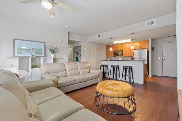 $1,095 | 5117 North Lamar Boulevard, Unit 104, Austin, TX 78751