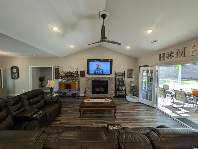 $899,900 | 6526 Bay Gully Road, Aynor, SC 29511