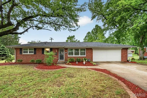$193,000 | 100 Blue Ridge Drive, Belleville, IL 62223