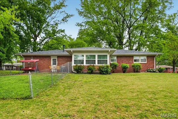 $193,000 | 100 Blue Ridge Drive, Belleville, IL 62223