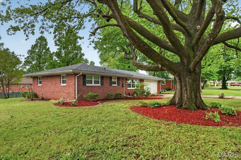 100 Blue Ridge Drive Belleville, IL 62223 - Photo 3 of 27
