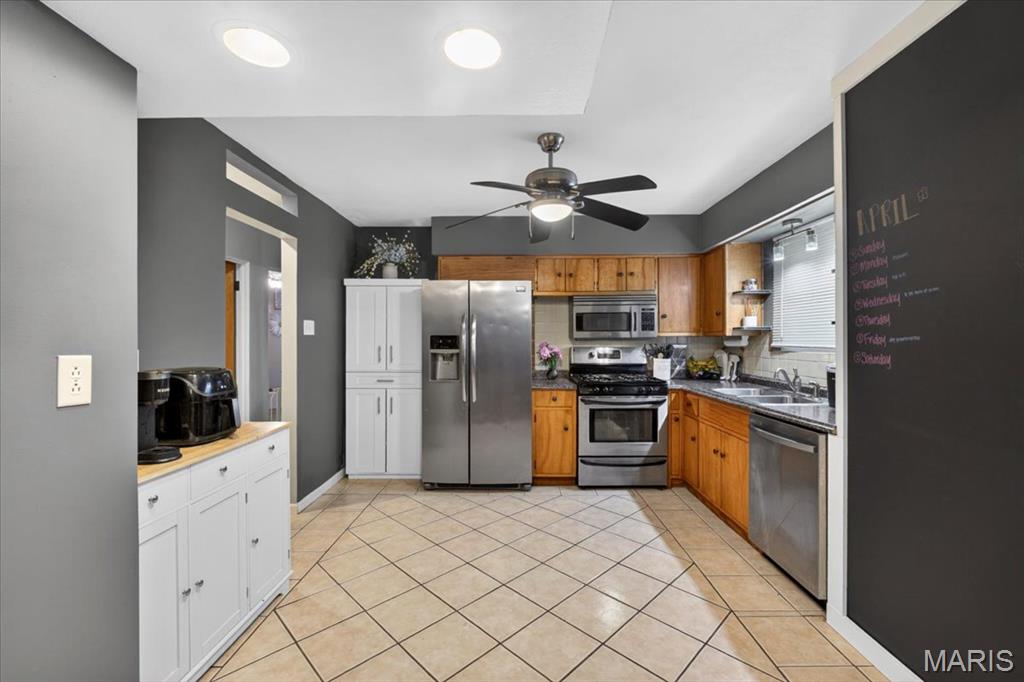 100 Blue Ridge Drive Belleville, IL 62223 - Photo 8 of 27