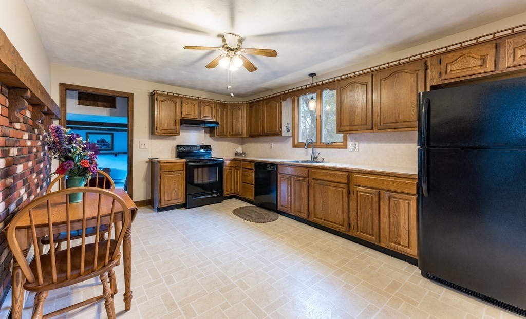 26 Old Farm Road Marshfield, MA 02050 - Photo 6 of 25 Gallery Image 6