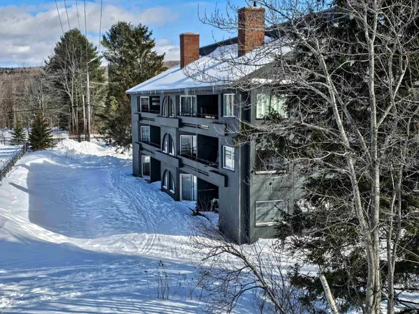 $369,000 | 4 E Carinthia Road, West Dover, VT 05356