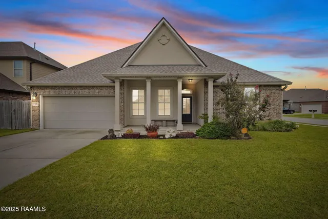 $304,000 | 535 Cautillion Drive, Youngsville, LA 70592