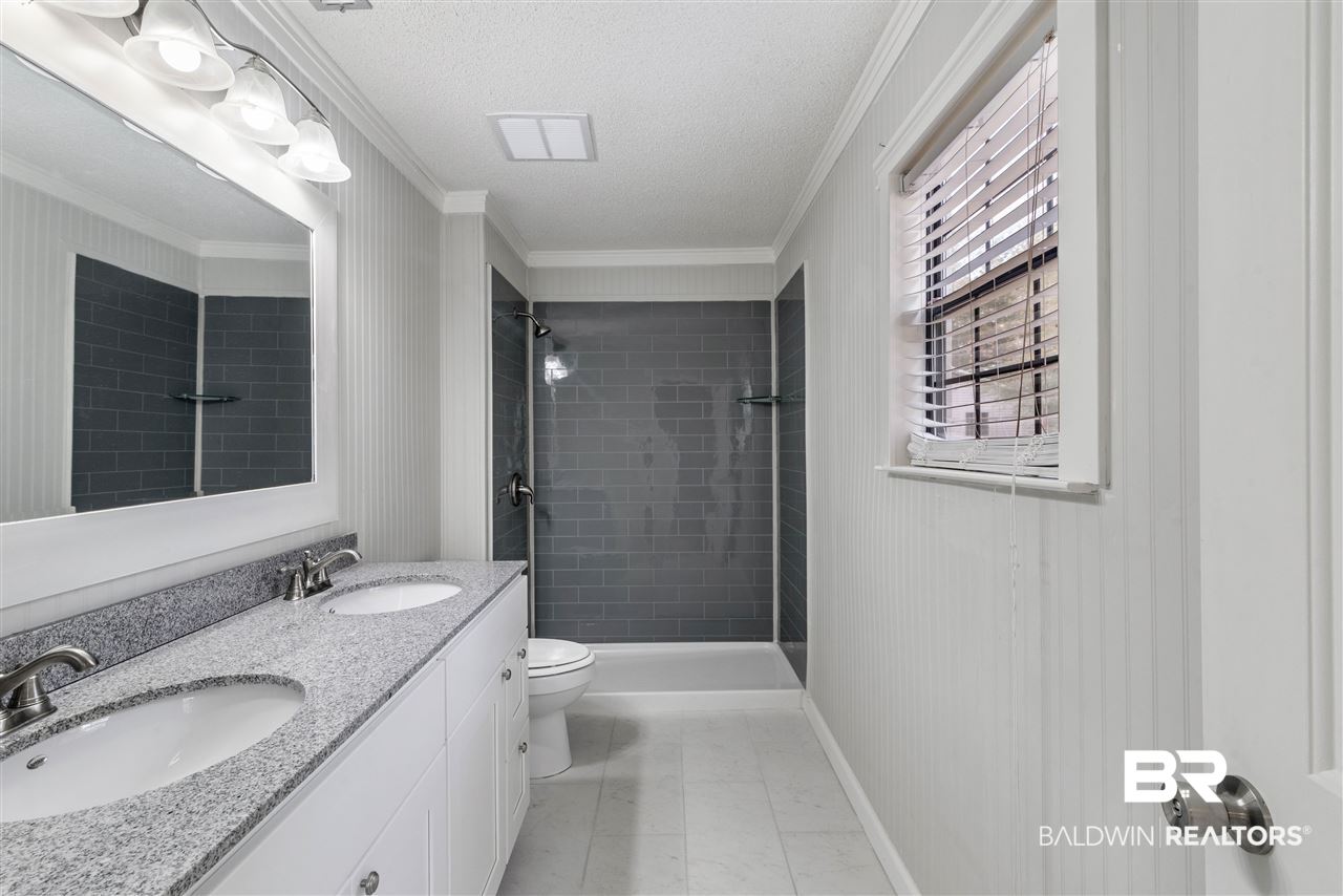 333 Ridgewood Drive Daphne, AL 36526 - Photo 14 of 29