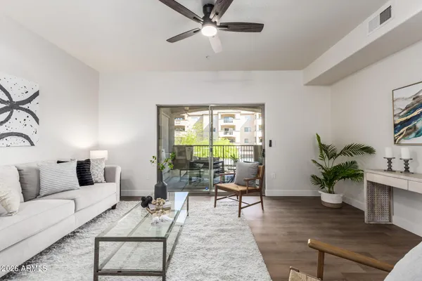 $299,900 | 920 East Devonshire Avenue, Unit 2020, Phoenix, AZ 85014